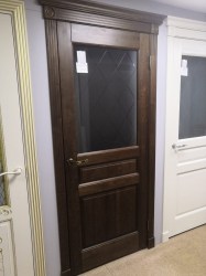 Межкомнатная дверь Гармония массив античный орех остекленная